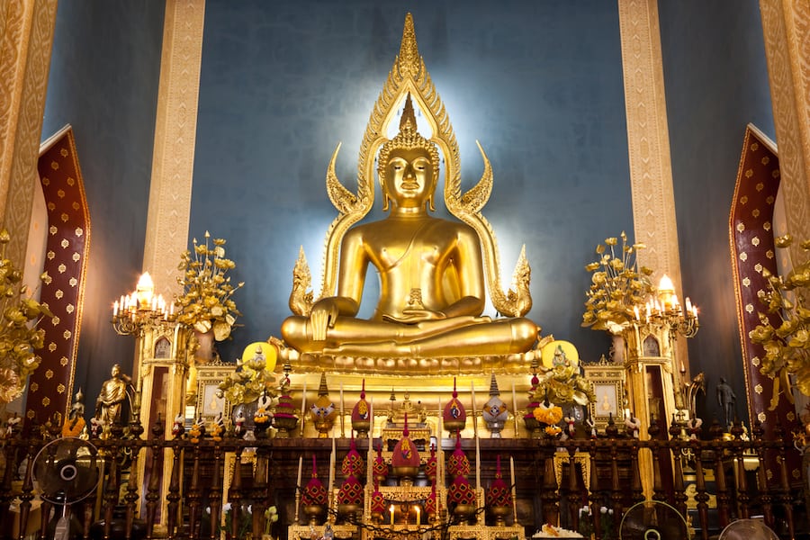 Il Buddha all'interno del Wat Benchamabophit, Bangkok